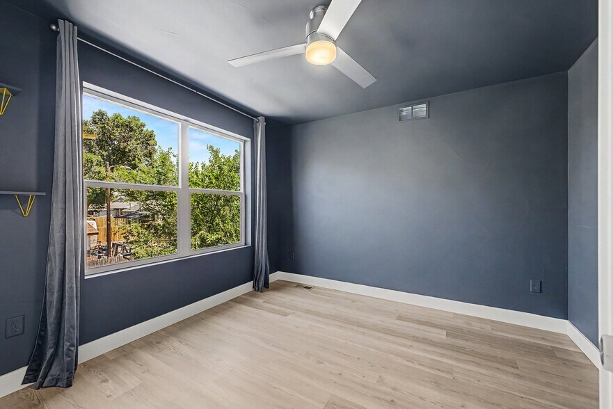 Building Photo - 3437 W 63rd Pl