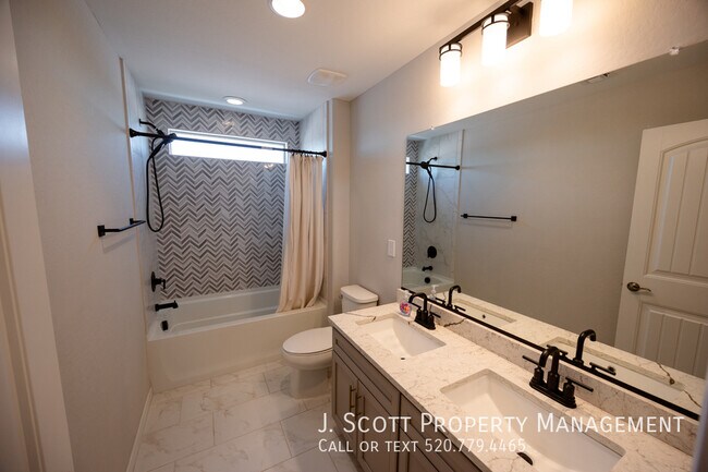 Building Photo - 5839 N 88th Ln
