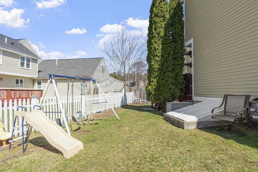 Building Photo - 4001 Pouliot Pl