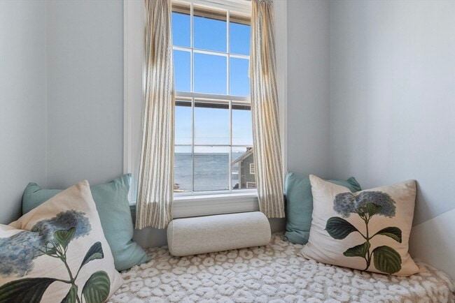 Building Photo - 3 Circle St