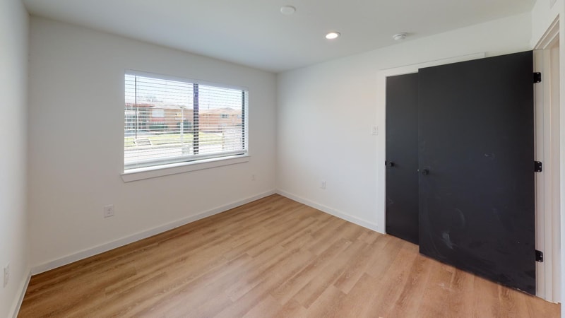 Building Photo - 5103 Live Oak St