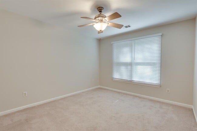 Building Photo - 6515 Fairgreen Dr