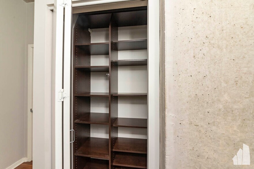 Building Photo - 700 N Larrabee St