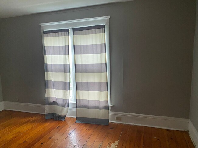 Building Photo - 685 Franklin St