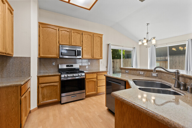 Building Photo - 8753 Redwood Grove Way