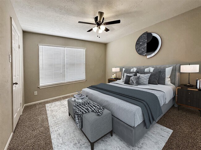 Building Photo - 2002 Summerall Ct