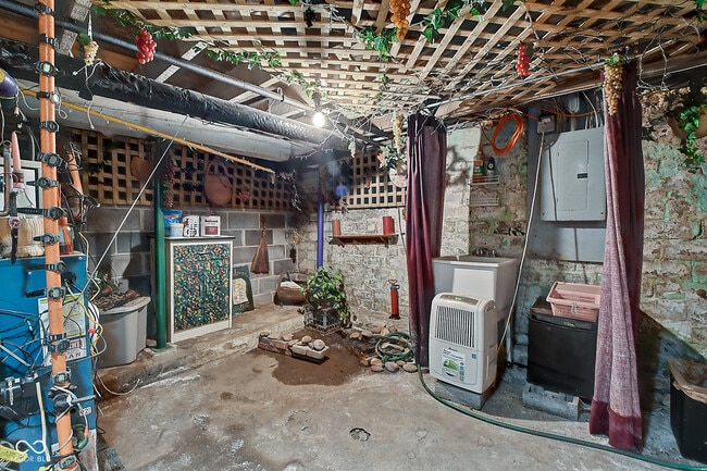 Building Photo - 1749 S Delaware St