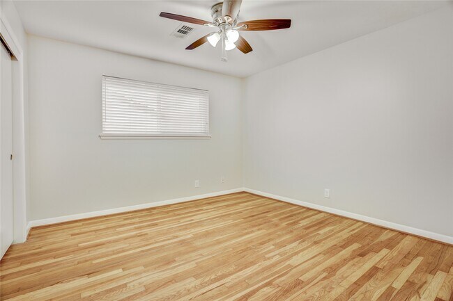 Building Photo - 5751 Creekbend Dr