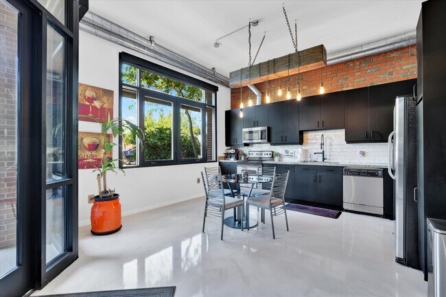 Building Photo - 7301 E 3rd Ave