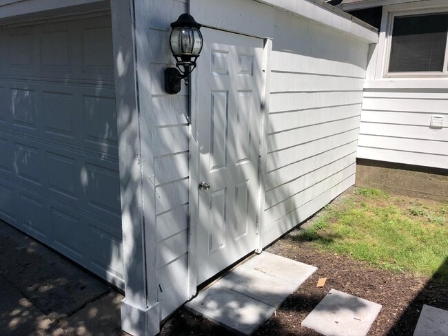 Building Photo - 1012 Jackson St NW