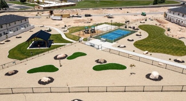 Building Photo - Beautiful 3 Bed/2.5 Bath Townhome For Rent!