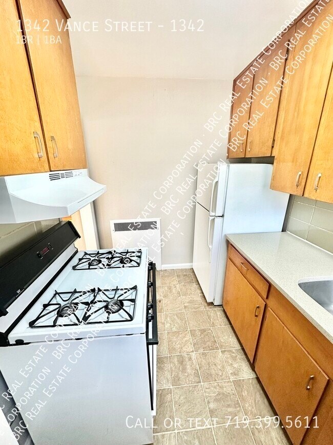 Building Photo - 1342 Vance St