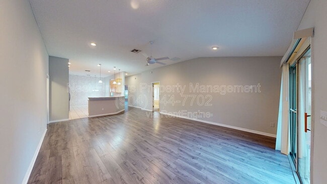 Building Photo - 2202 S Cranbrook Ave