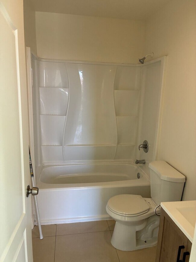 Building Photo - 9619Long