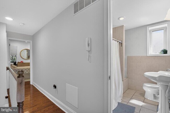 Building Photo - 1202 Gerritt St