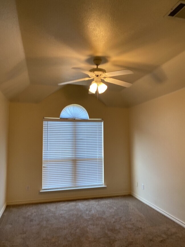 Building Photo - Townhome 3/2/2 in Arlington