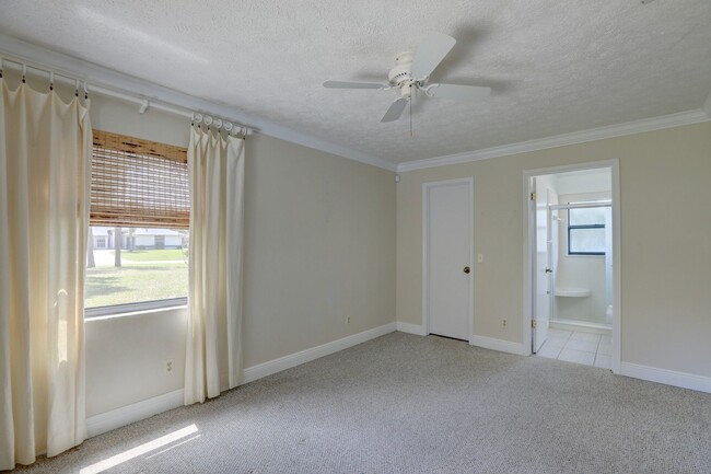 Building Photo - 1690 Seahouse St