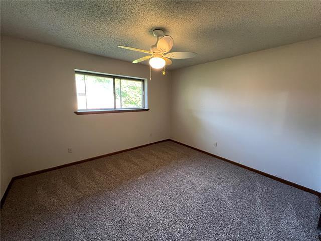 Building Photo - 411 W Pelton St