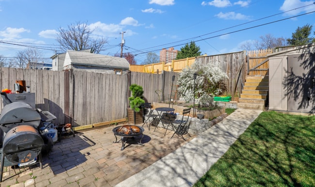 Building Photo - Stunning & Spacious 3 Bed/2 Bath Hampden Home - Fenced Backyard!