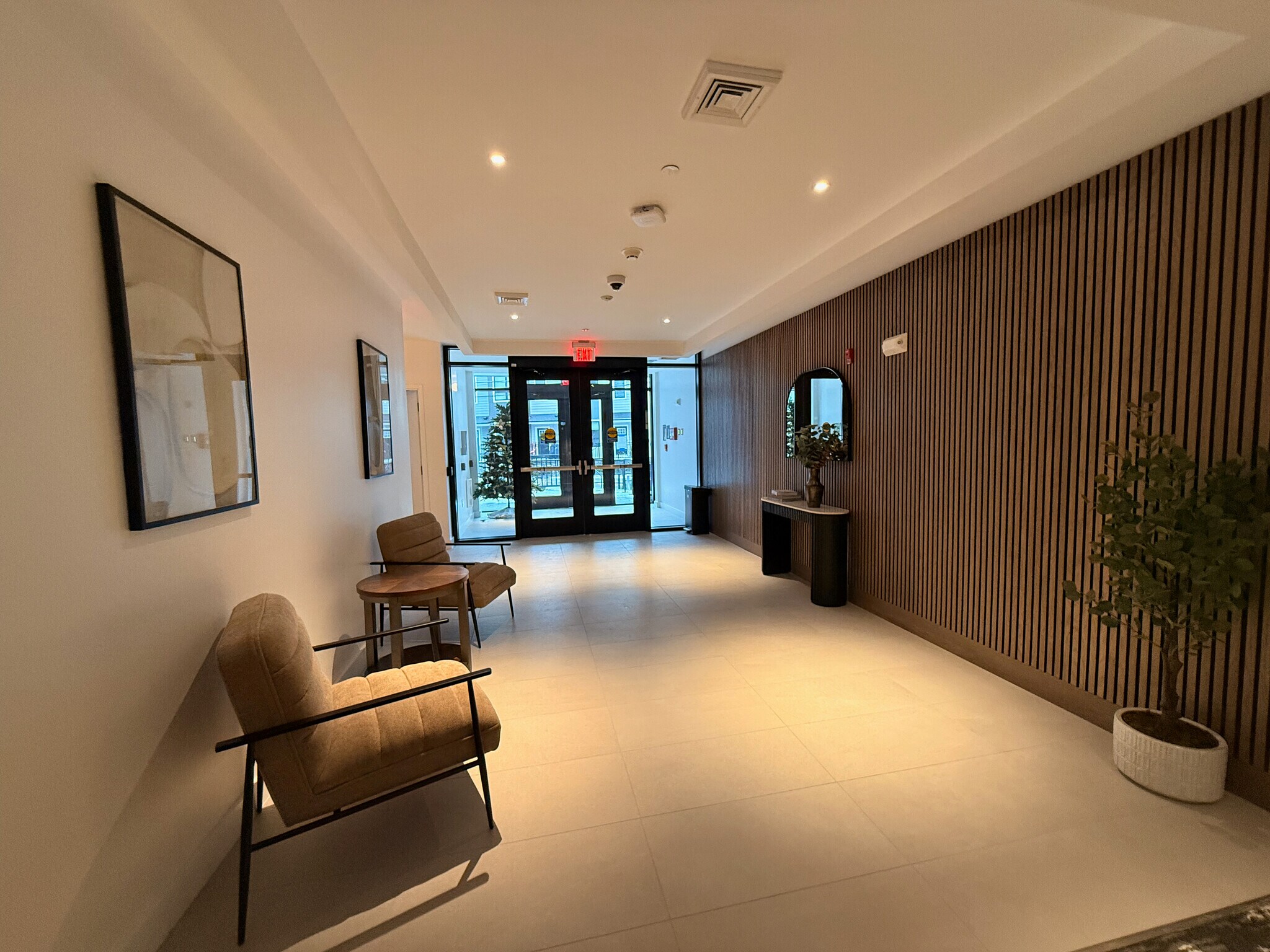 Building Photo - 198 Gardner St