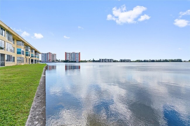 Building Photo - 1300 NE 191st St