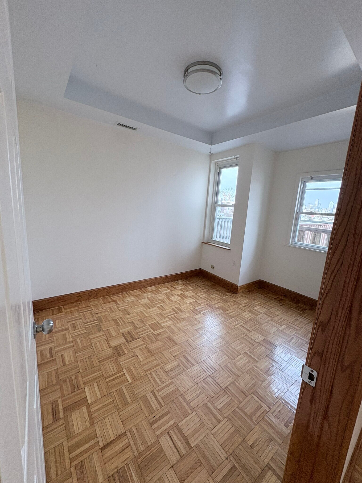 Room 5 - 1333 Mifflin St