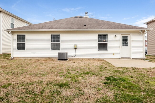Building Photo - 5240 Sunsail Dr
