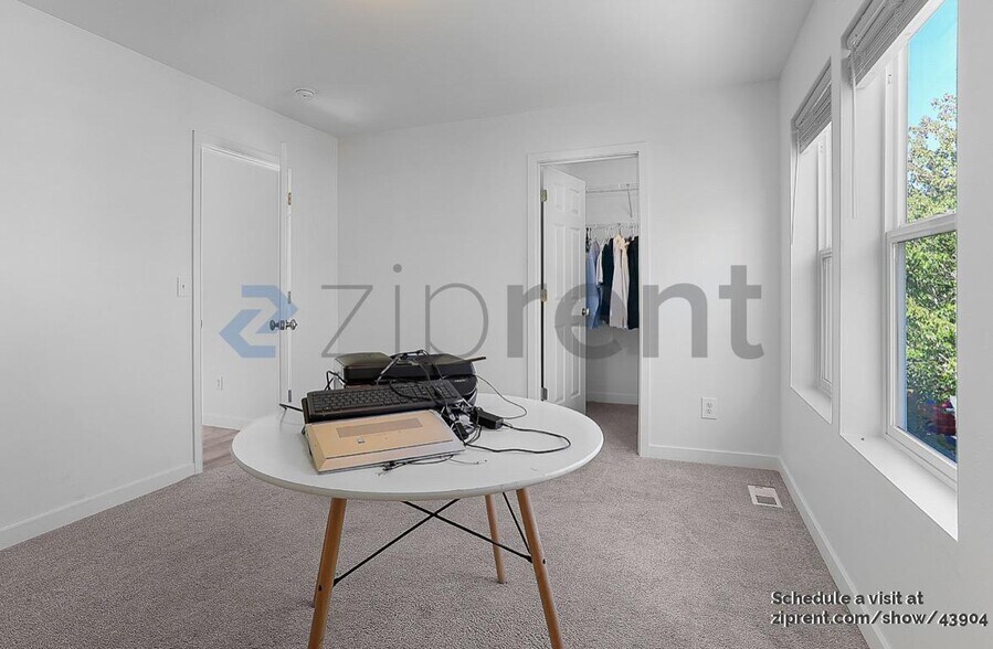 Building Photo - 21611 SE 298th Pl