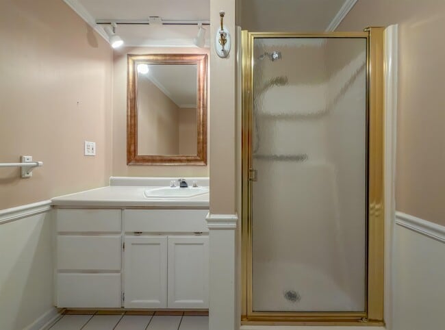 Building Photo - 514 Glenview Dr