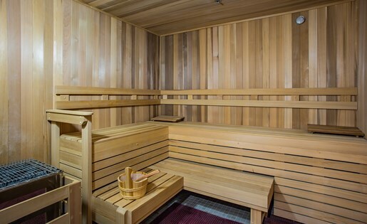 Building Photo - 600 N Wells St