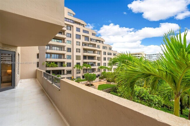Building Photo - 251 Crandon Blvd