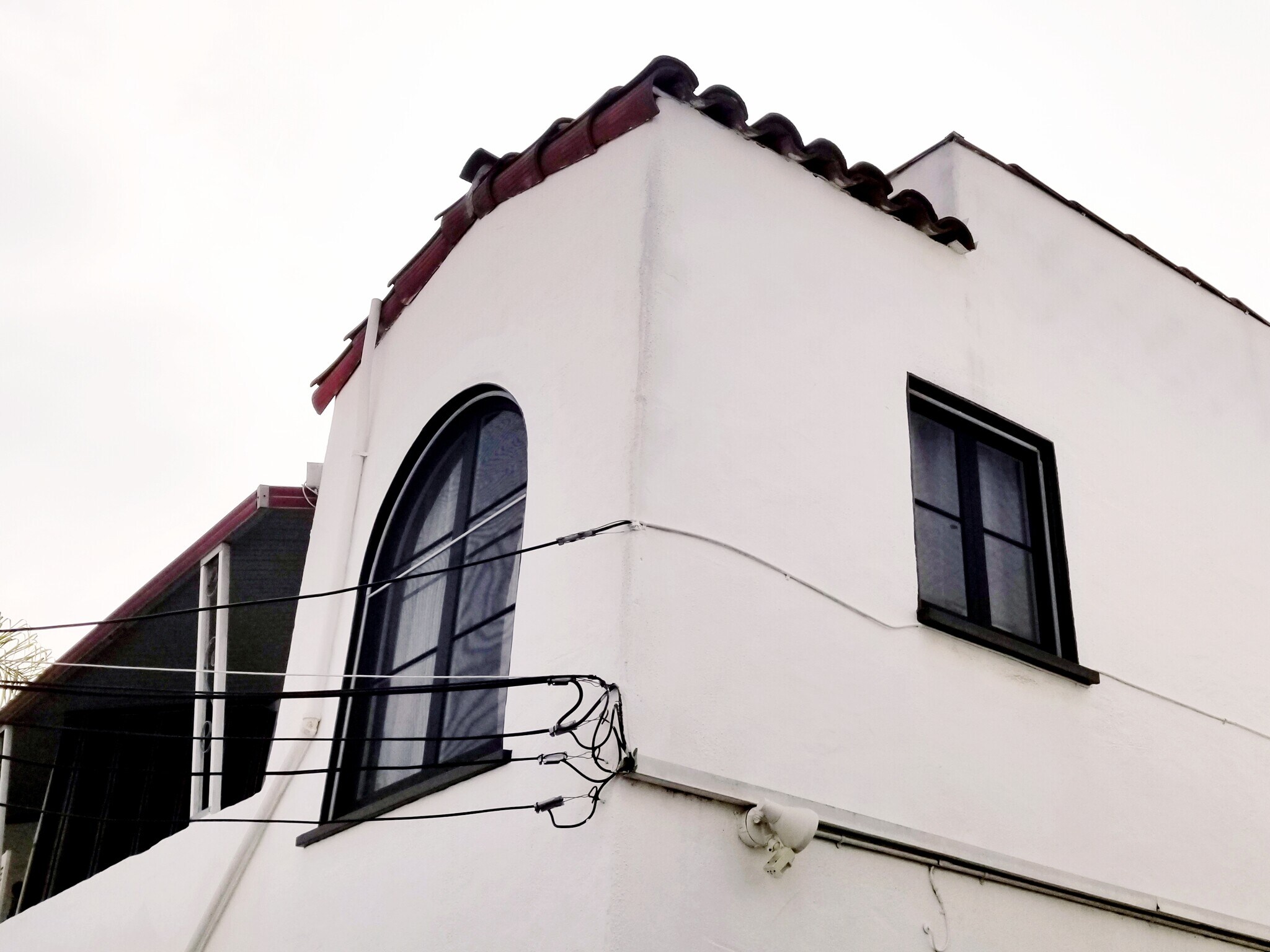 Outside, looking up - 1617 California Ave