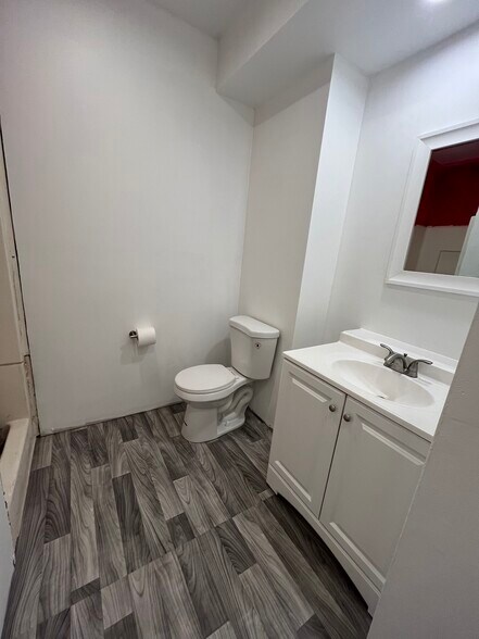 Bathroom - 1007 S Indiana St