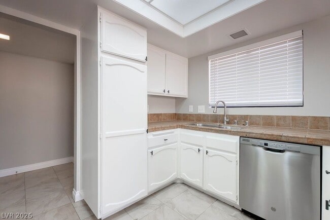 Building Photo - 5055 Stormy Cir
