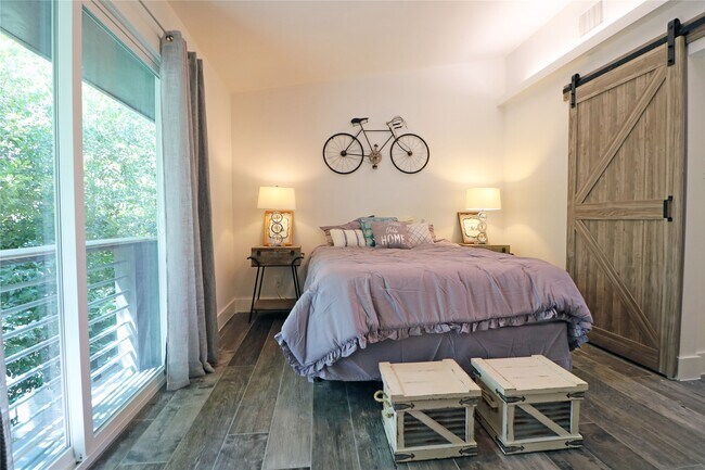 Building Photo - 2310 McDuffie St