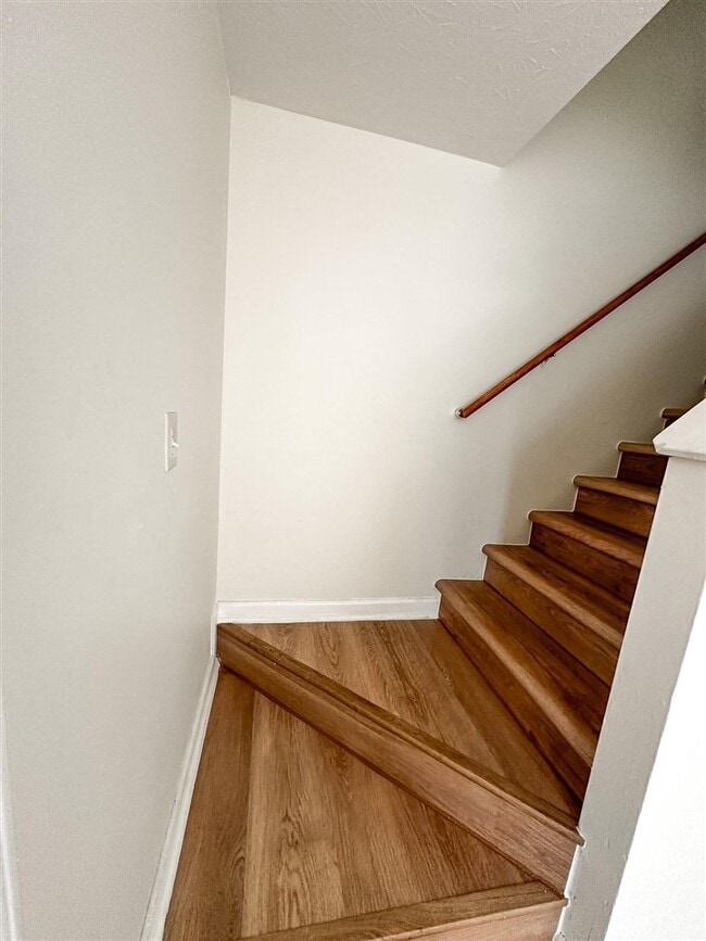 Building Photo - 1225 N Lee Dr