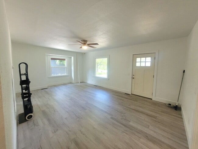 Building Photo - Remodeled 3 Bedroom Plus Office with Large...