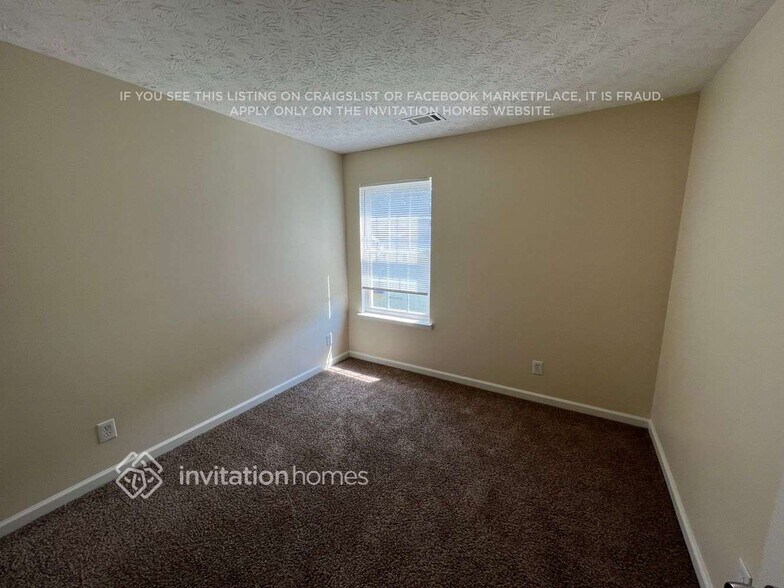 Building Photo - 170 Meadowridge Dr