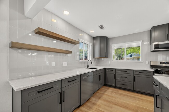 Building Photo - 11742 N Little John Cir