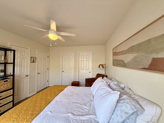 Building Photo - 1104 Harvester Cir