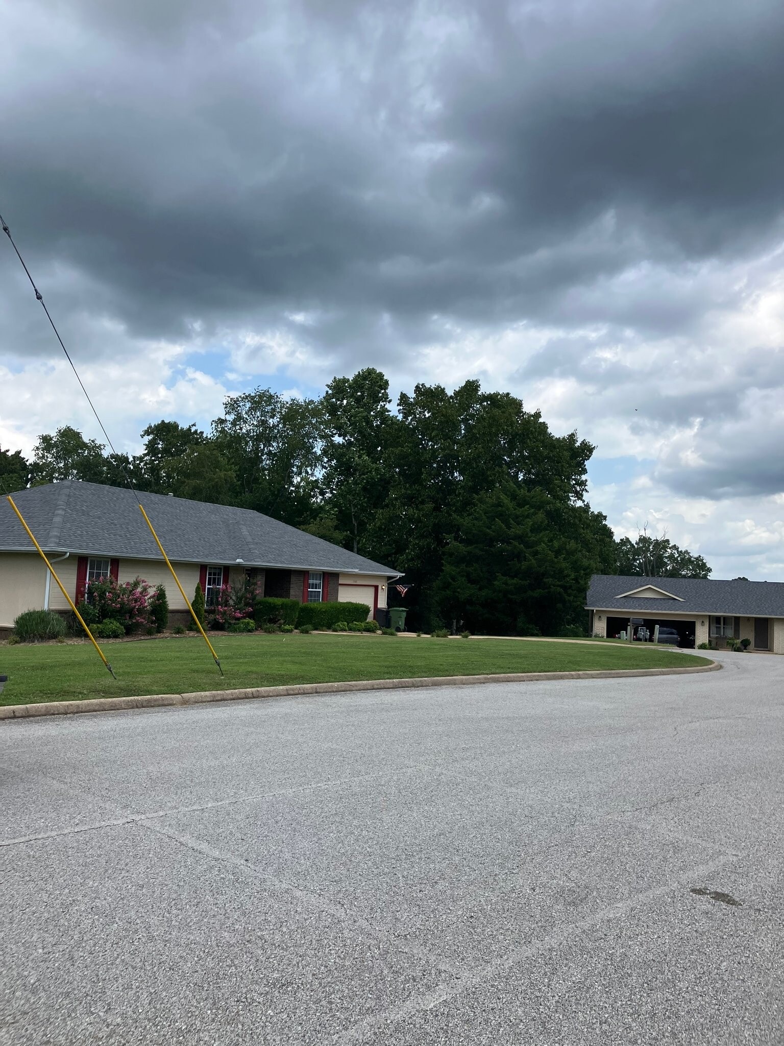 Building Photo - 1503 E Twin Lakes Dr