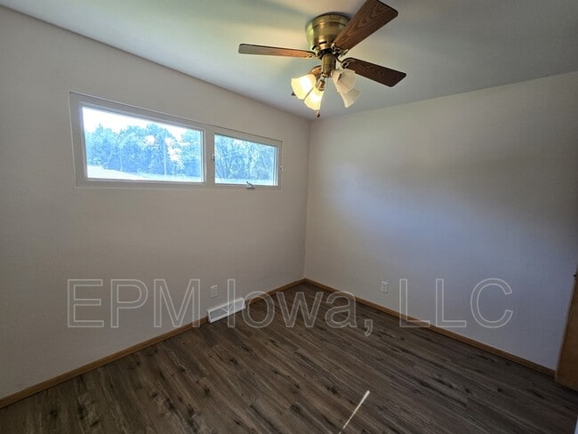 Building Photo - 2514 Saratoga Dr