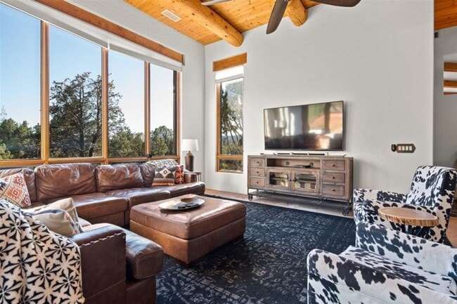 Building Photo - Breathtaking Luxury Home Basking in Sedona...