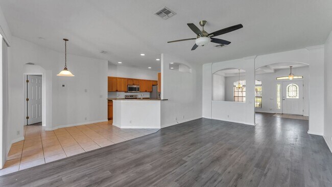 Building Photo - Waterfront home for RENT! 4 bed/2.5 bath