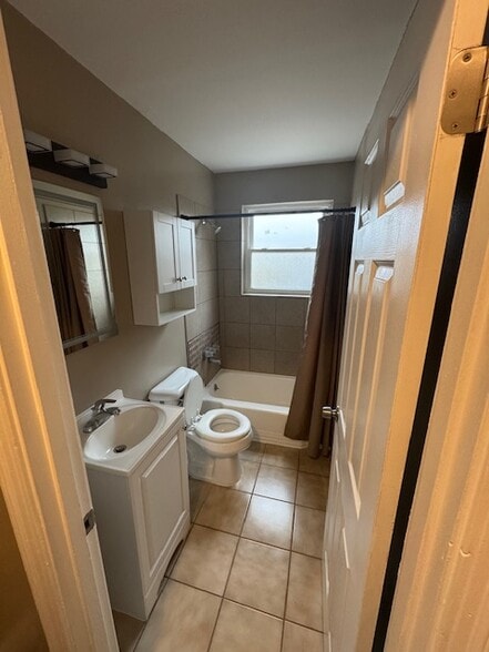Bathroom - 3341 Parkcrest Ln