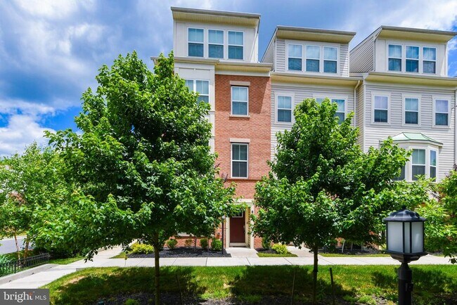 Building Photo - 7102 Druce Way