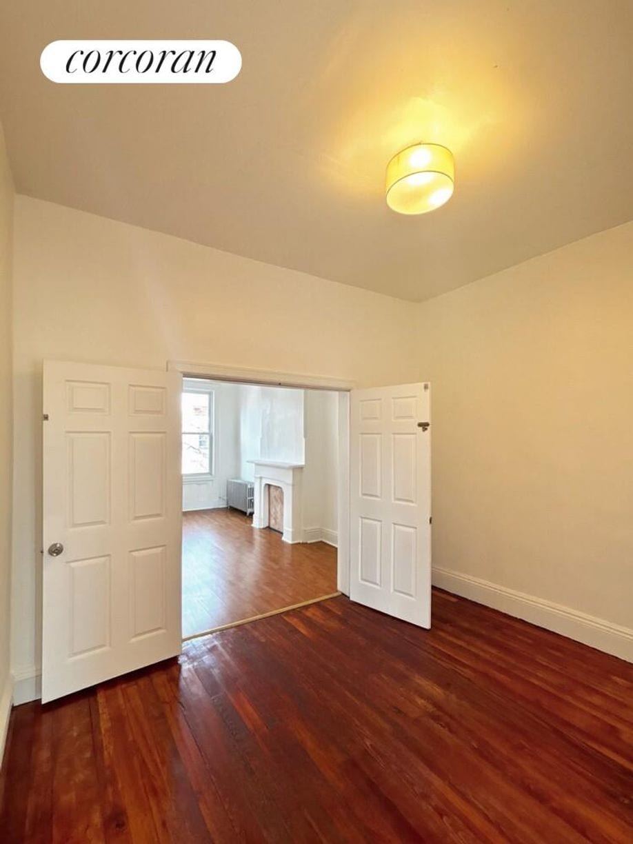 Building Photo - 158 Weirfield St