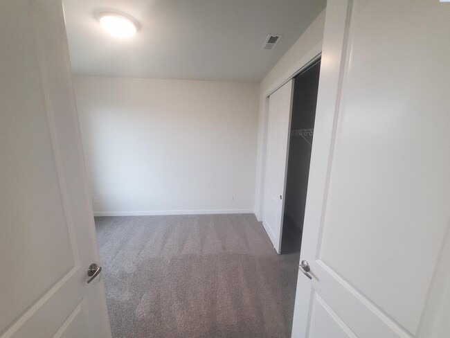 Building Photo - Brand New South Orchard Subdivision Rental
