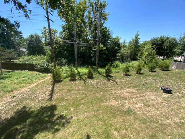 Building Photo - 4208-4210 Rollins Rd