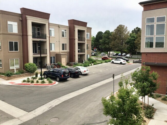 Building Photo - Wonderful 2bed 2 bath condo for rent at LI...